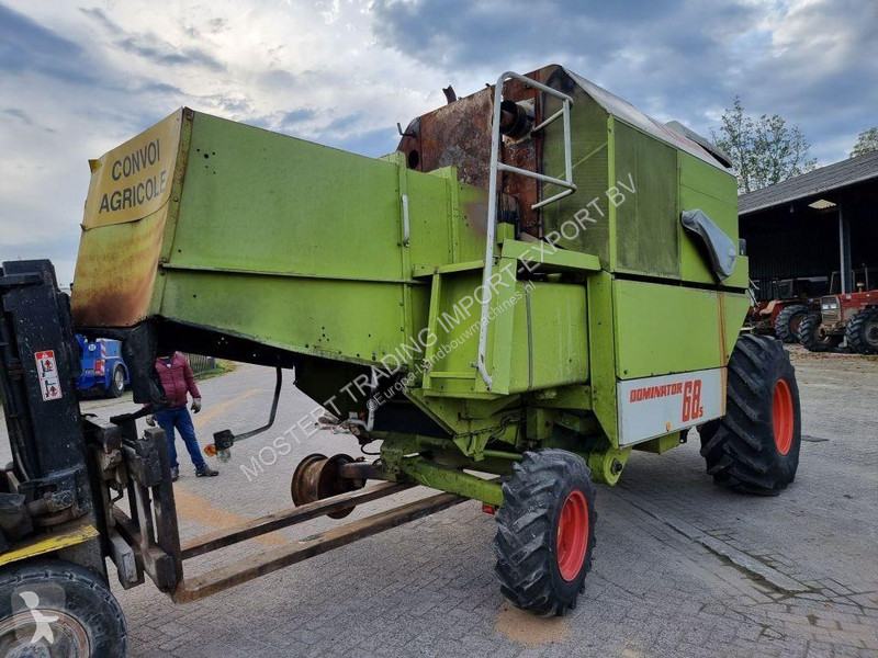 Moisson Claas Dominator 68s Claas Dominator 68S...