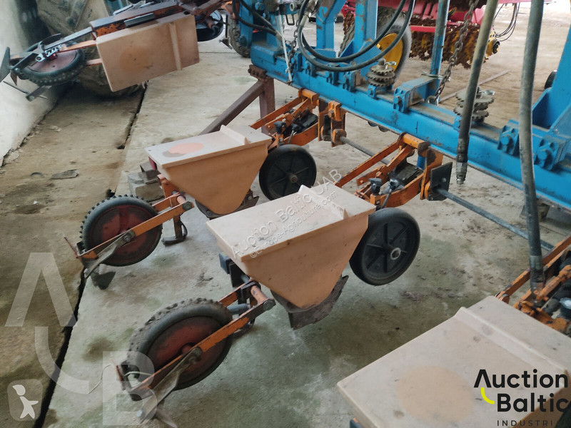 UD2000 seeder