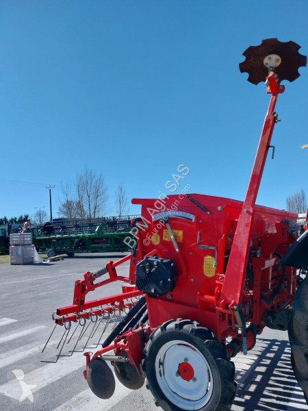 Agram  seeder