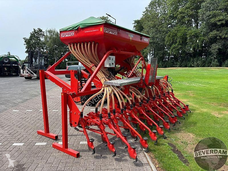 Såningsmaskin  combi Dominator + italia 400...