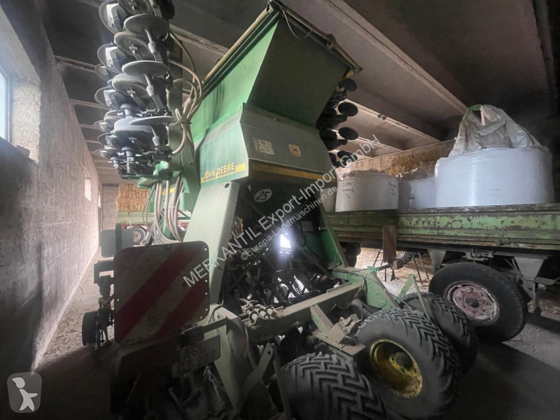 Semoir John Deere  750 A