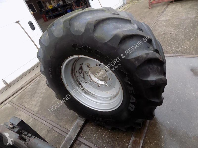 Seminatrice  good year banden met velg 540/65 R 24