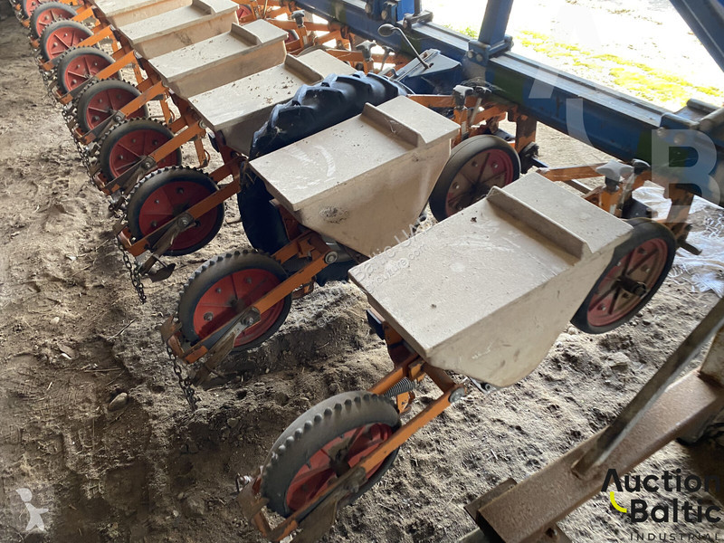 UD2012 seeder