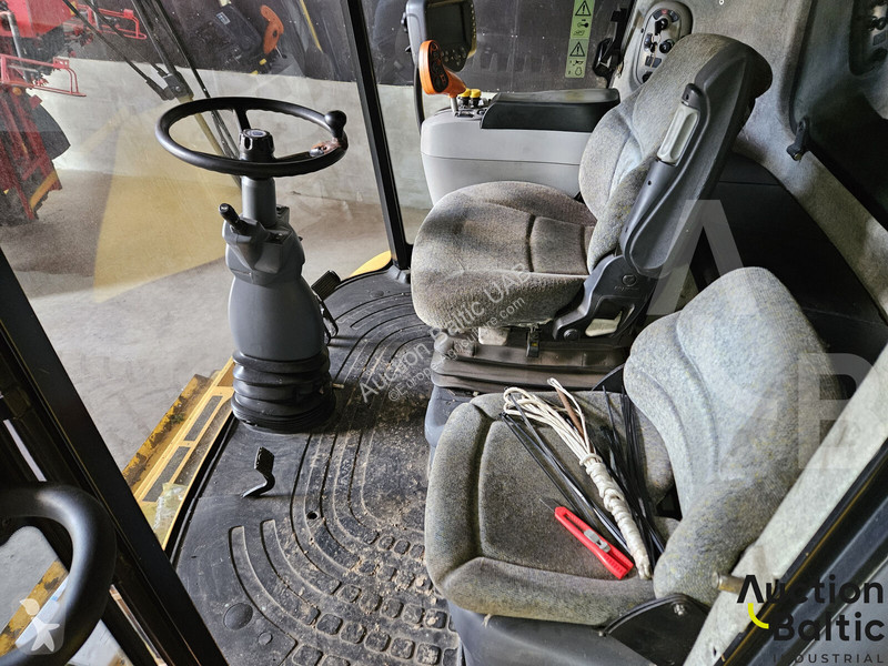 Skörd New Holland CR 9080