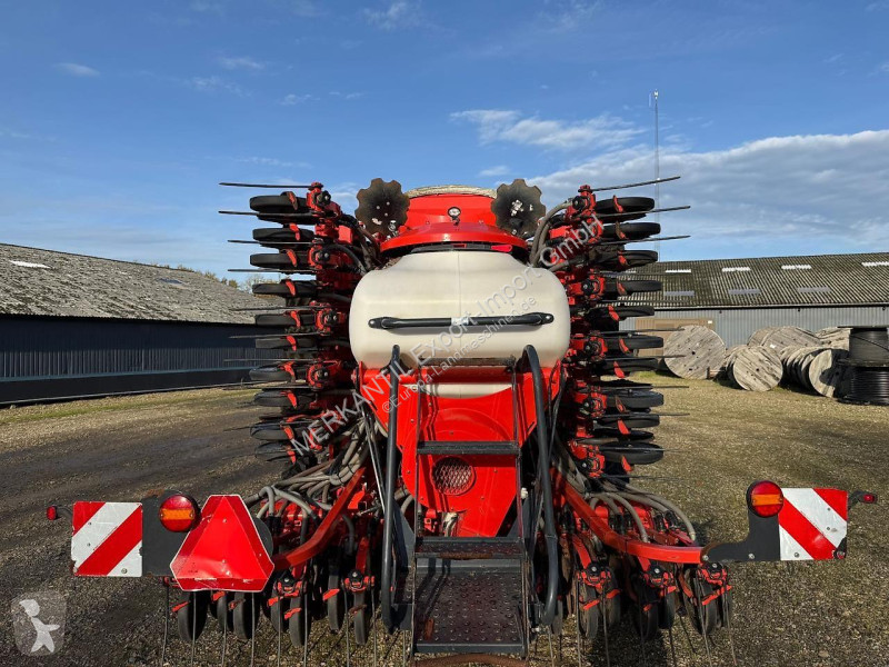 Kuhn  ESPRO 6000 RC seeder