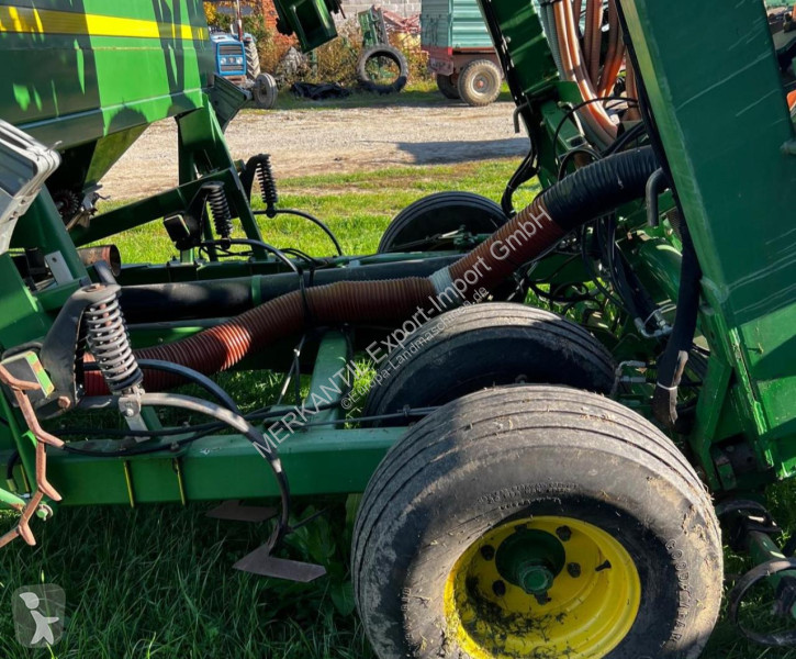 بذارة John Deere  740A - 9 Meter