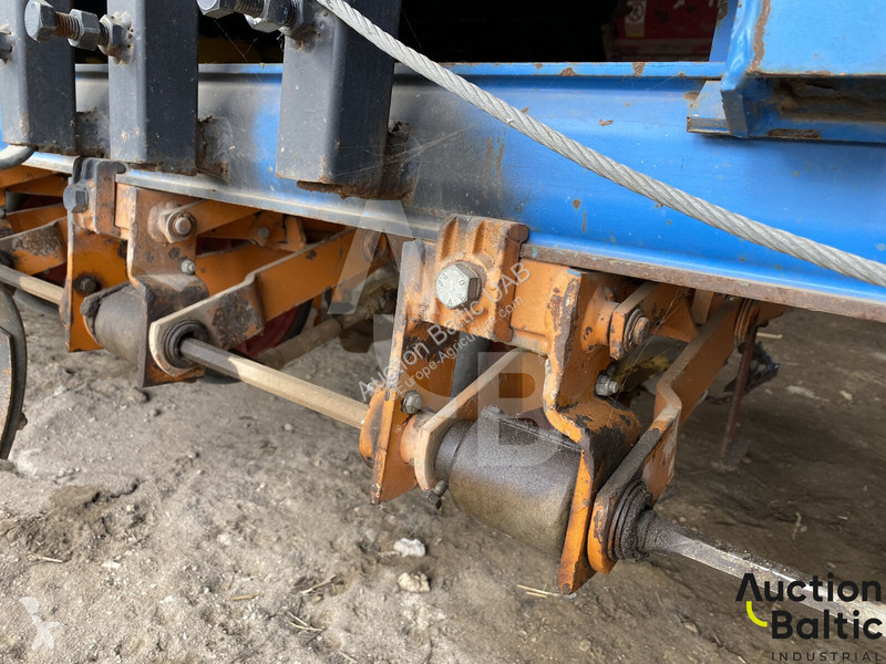 UD2012 seeder