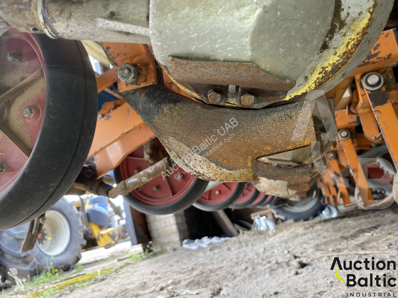 UD2012 seeder