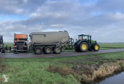 Joskin Cargo chassis met tank en Drakkar bak