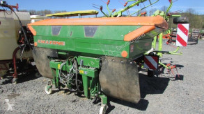 Amazone Distributeur d'engrais occasion