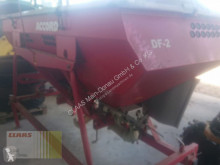 Distributeur d'engrais Kverneland Fronttank DF 2