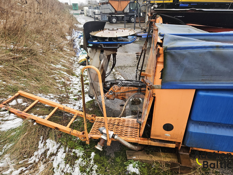 Gödselspridning  screw spreader