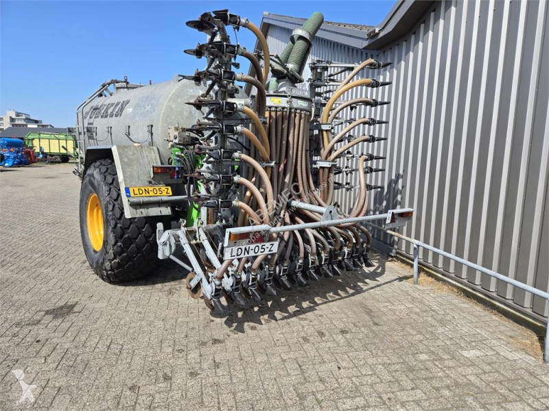 Joskin 8400S + Joskin 6020/28MAH crop dusting