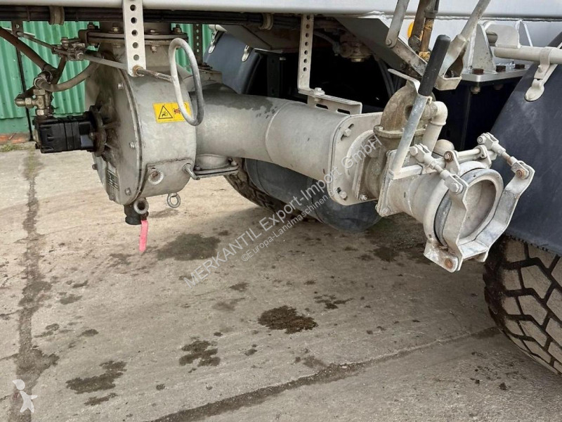 Gödselspridning   Garant TAV 28 mit Jurop-Pumpe