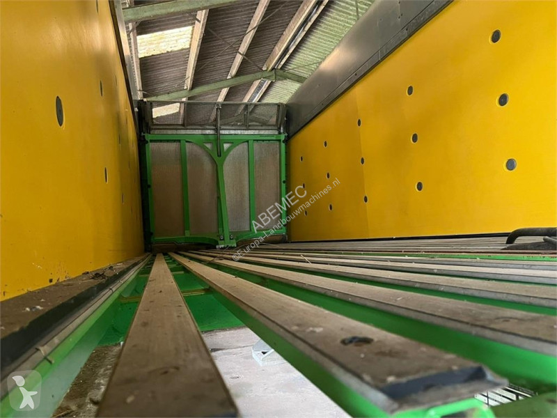 Gödselspridning Joskin Cargo chassis met tank...