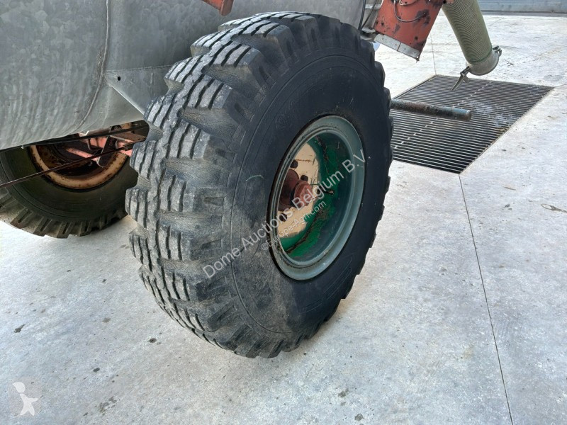 Gödselspridning  V330