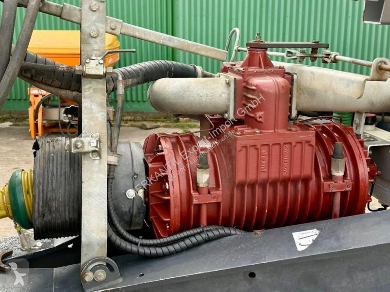 Gödselspridning   Garant TAV 28 mit Jurop-Pumpe