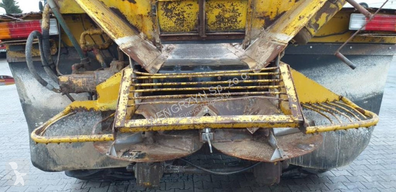نثر  Samojezdny rozsiewacz nawozów TERRA GATOR...