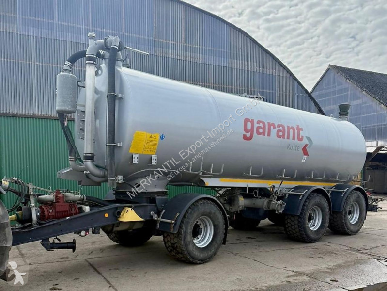 Gödselspridning   Garant TAV 28 mit Jurop-Pumpe