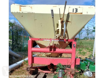 Fertiliser distributor