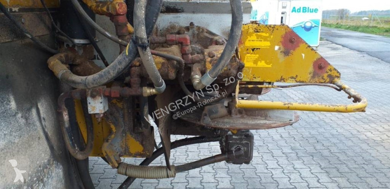 نثر  Samojezdny rozsiewacz nawozów TERRA GATOR...