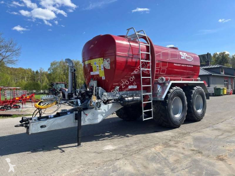 Gülletankwagen / Slurry tanker / Epandeur à...