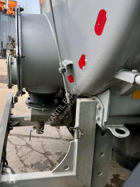 Gödselspridning   Garant TAV 28 mit Jurop-Pumpe