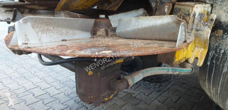 نثر  Samojezdny rozsiewacz nawozów TERRA GATOR...