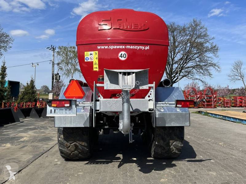 Gülletankwagen / Slurry tanker / Epandeur à...
