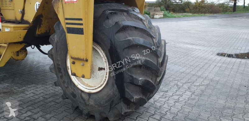 نثر  Samojezdny rozsiewacz nawozów TERRA GATOR...