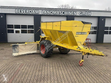 Fertiliser distributor
