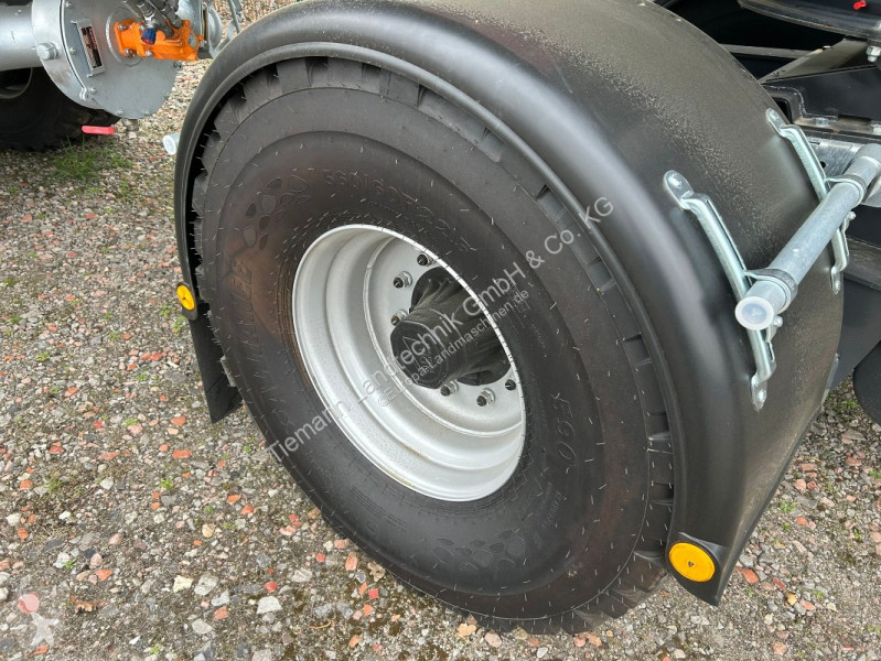 Gödselspridning Fliegl  TFW 26500 Road-X-Line