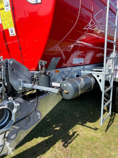 Gülletankwagen / Slurry tanker / Epandeur à...