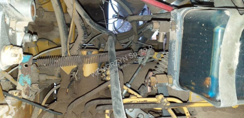 نثر  Samojezdny rozsiewacz nawozów TERRA GATOR...