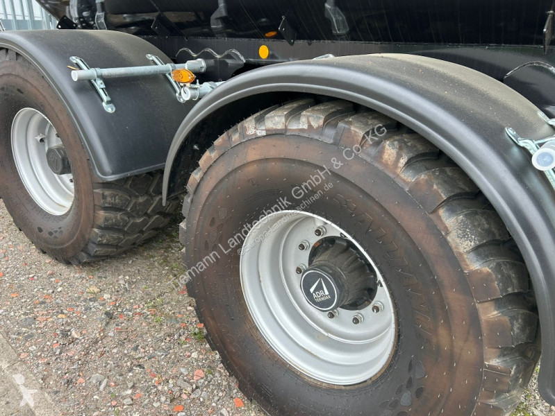 Gödselspridning Fliegl  TFW 26500 Road-X-Line