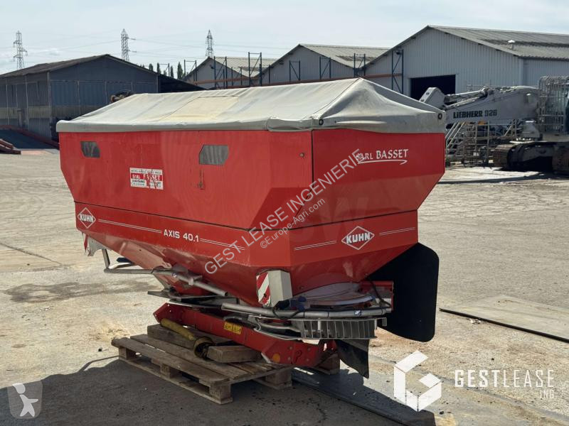 Kuhn  AXIS 40.1 crop dusting