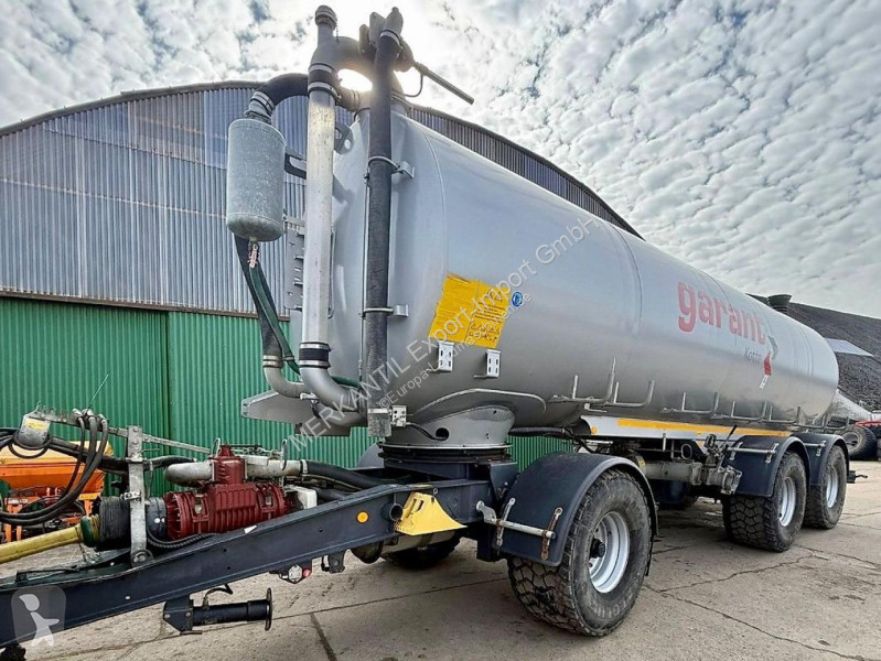 Gödselspridning   Garant TAV 28 mit Jurop-Pumpe
