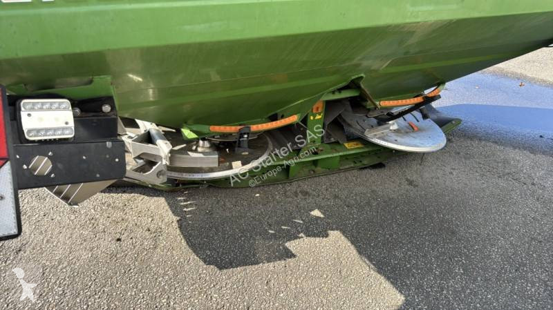 Amazone ZA-M MAX IS crop dusting