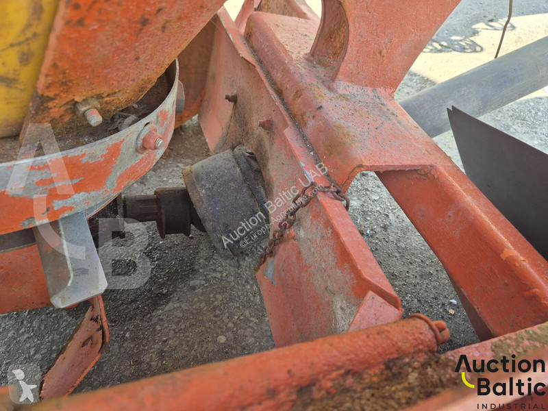Esparcimiento Pronar PS 250