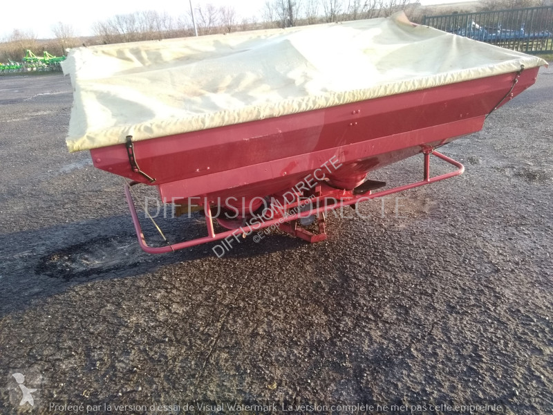 نثر Lely DISTRIBUTEUR D'ENGRAIS CENTERMATIC PESEE