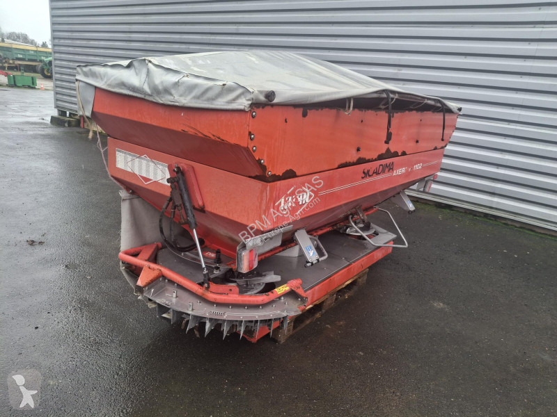 Kuhn  crop dusting