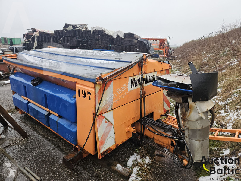 Gödselspridning  screw spreader