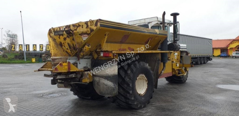 نثر  Samojezdny rozsiewacz nawozów TERRA GATOR...