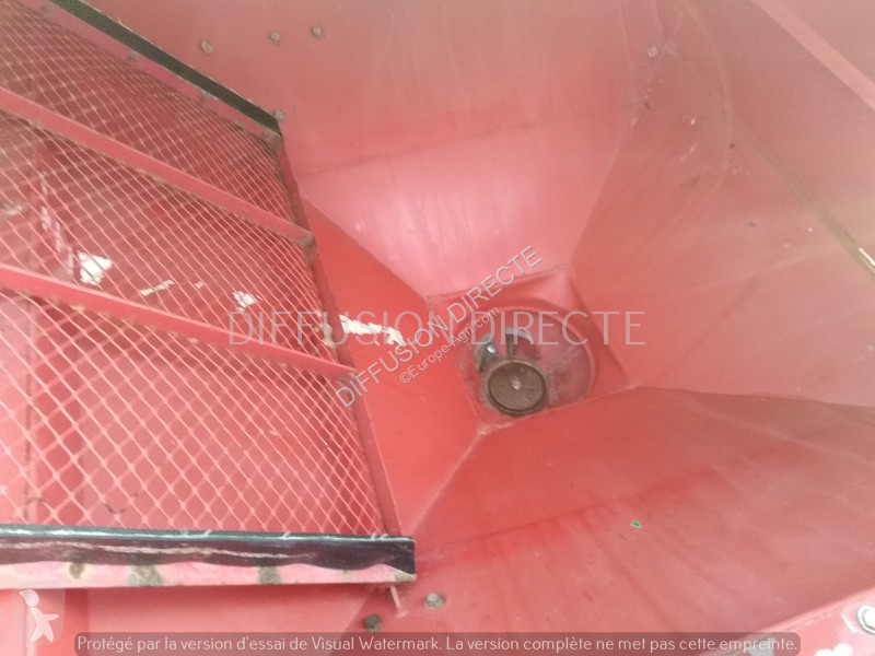 نثر Lely DISTRIBUTEUR D'ENGRAIS CENTERMATIC PESEE