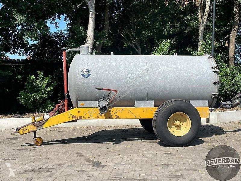 Gödselspridning  6800l watertank