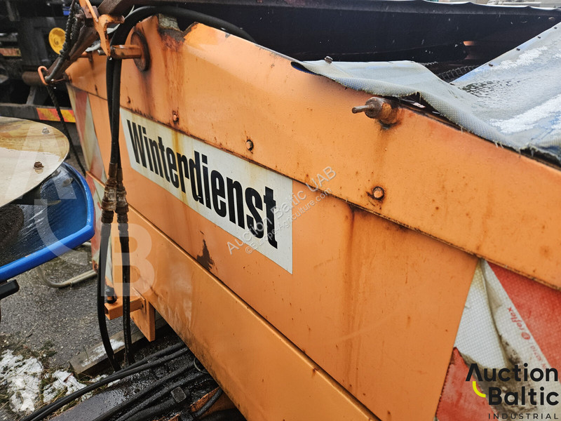 Gödselspridning  screw spreader