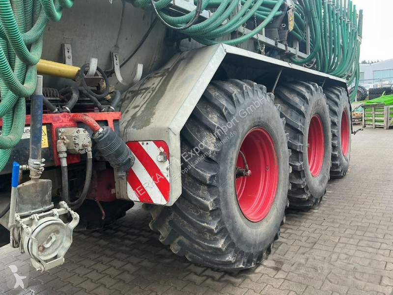 Épandage   26000 L