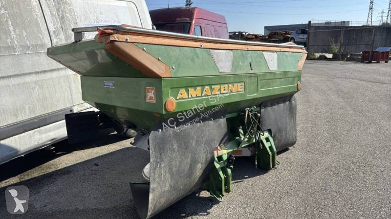 Amazone ZA-M MAX IS crop dusting