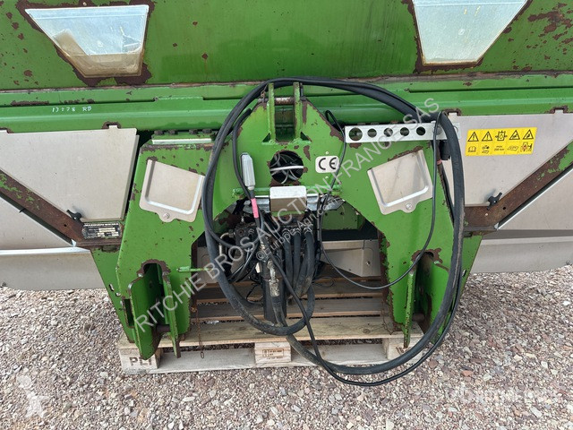 Amazone  ZAM Ultra 3000 crop dusting