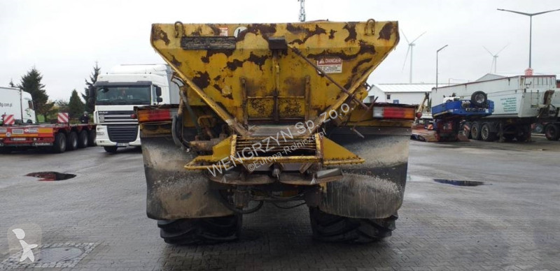 نثر  Samojezdny rozsiewacz nawozów TERRA GATOR...